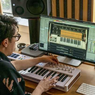 MIDI Controllers & Keyboards